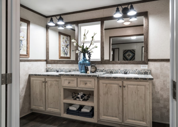Duracraft Cabinets Smokey Mountain Oak Master Bath